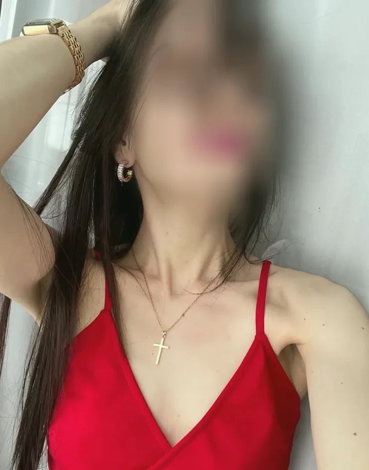 Kelly, 25