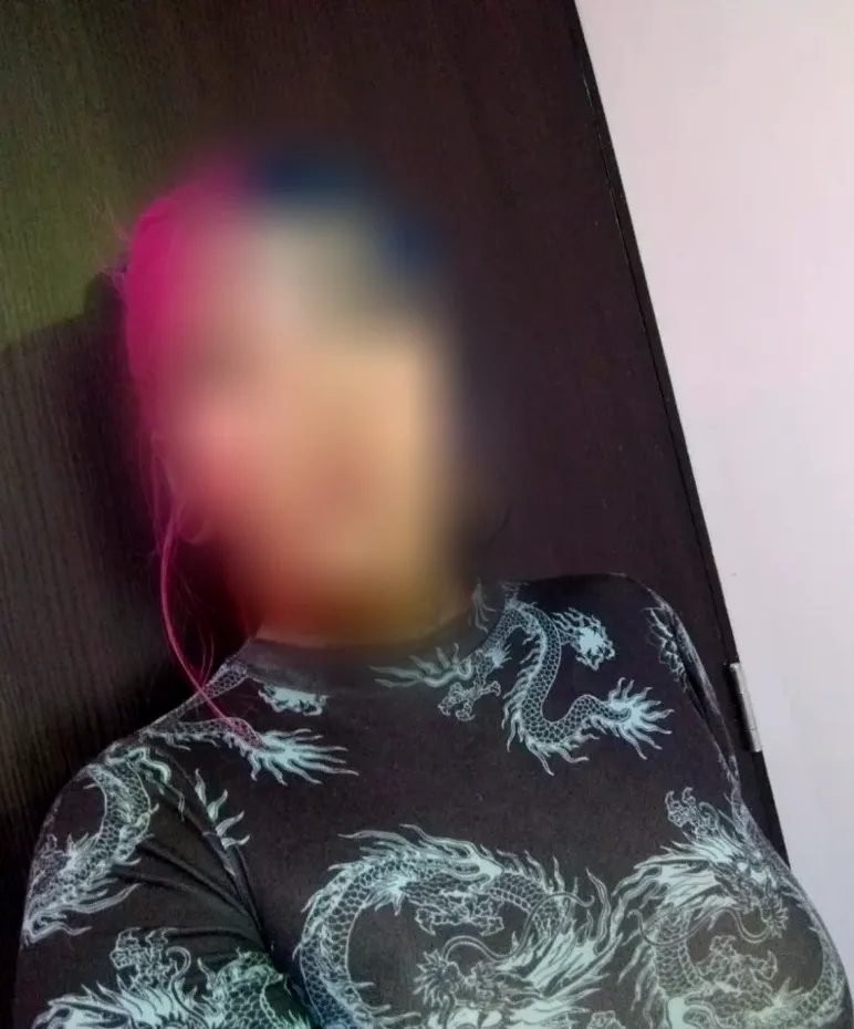 Lara, 32